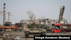 Російська техніка в Маріуполі