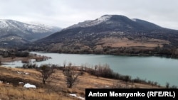 Вид на Аянское водохранилище, архивное фото