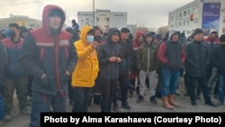 Hundreds of people rallied in the town of Zhanaozen’s main square on January 2-3. 