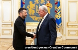 Президент України Володимир Зеленський і спецпредставник США з питань України і Росії Кіт Келлог (праворуч). Київ, 11 вересня 2025 року