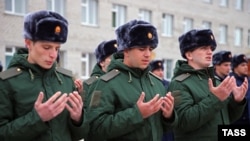 Нохчийчуьра эскаре бига тIекхайкхинарш, гайтаман сурт