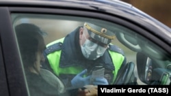 Сотрудник ДПС в Москве, архивное иллюстративное фото 