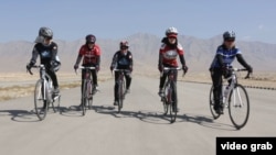 Афганские велосипедистки. Иллюстративное фото