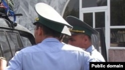 Polisiýa işgärleri (arhiw suraty)