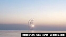 Напередодні речник Міністерства оборони України Олександр Мотузяник заявив, що Росія готова випустити по території України до 44 ракет з акваторії Чорного моря