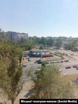 Очередь к заправке в оккупированном Луганске