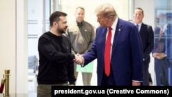 Президент України Володимир Зеленський та 45-й президент США Дональд Трамп (праворуч). Нью-Йорк, США, 27 вересня 2024 року