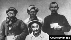 Казахи, принимавшие участие в восстании 1916 года в Тургайском районе под руководством Амангельди Иманова. Архивное фото.