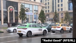 Electric taxis are an increasingly common sight on the streets of Dushanbe. (file photo)