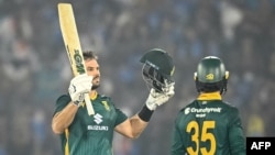 د جنوبي افریقا ایدن مارکرم د هند پر وړاندې د ۱۰۰ منډو کول لمانځي - د ډېسېمبر درېیمې انځور.