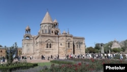Մայր Աթոռ Սուրբ Էջմիածնի Մայր Տաճարը, արխիվ