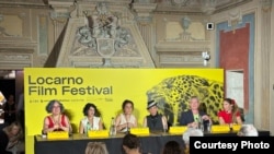 Շվեյցարիա - Թամարա Ստեփանյանը (ձախից երրորդը) Լոկառնոյի կինոփառատոնի շրջանակում ասուլիսի ժամանակ, 6-ը օգոստոսի, 2025թ.