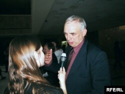 Олександр Народецький під час святкування 50-ої річниці мовлення української служби Радіо Свобода у Києві, вересень 2004 року