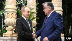 Президенты России и Таджикистана Владимир Путин и Эмомали Рахмон