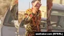 Adatdakysyndan has täze, şeýle-de döşünde we egninde gyzyl hem-de altynsow matalar we seçekler bilen bezelen harby lybasy geýen raýat