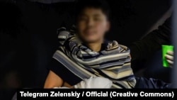 Один із імовірних північнокорейських бійців, взятих у полон у Курській області Рос. Фото з Телеграму президента Зеленського від 11 січня 2025 року