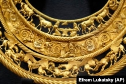 Пектораль із Товстої могили – пектораль (нагрудна прикраса) скіфського царя IV століття до нашої ери. 2021 рік