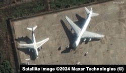 Ан-124 на російській авіабазі Хмеймім у Сирії, 13 грудня 2024 року. Супутникове зображення Maxar Technologies