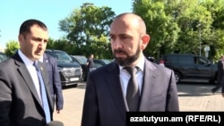 Արտգործնախարար Արարատ Միրզոյանը Հաղթանակի զբոսայգում, Երևան, 9-ը մայիսի, 2025թ․