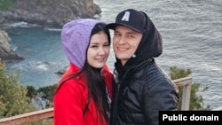 Алтынай Валитов с женой Алсу в Турции. Архивное фото