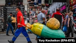 Мигранты в России.