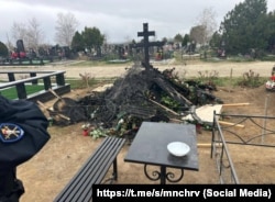 Могилу загиблого російського воєнкору Олександра Федорчака у Нижньогірському району спалили невідомі, 31 березня 2025 року