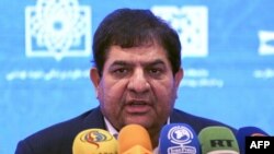 محمد مخبر در دهه هشتاد با فعالیت در بنیاد مستضعفان انقلاب اسلامی در حلقه نهادهای زیرمجموعه دفتر رهبر جمهوری اسلامی رشد کرد