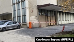 Така изглежда вече приключилият ремонт с полагане на нов асфалт пред входа на централата на ДПС - Ново начало.