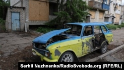 Як живе Костянтинівка – місто на лінії вогню: нові фото від кореспондента Радіо Свобода