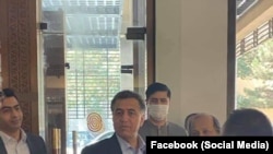 په سرینا هوټل کې فیض حیمد له پاکستاني پلاوي سره-ارشیف