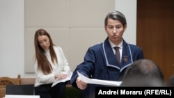 Procurorul Petru Iarmaliuc a cerut ca Vladimir Plahotniuc și Serghei Iaralov să fie audiați ca martori în procesul împotriva lui Igor Dodon. Curtea Supremă de Justiție, Chișinău, 10 decembrie 2025