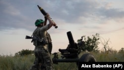 Украинанын Бахмут шаары үчүн салгылашып жаткан украин аскери. 22-июль, 2023-жыл.