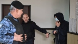 Алексей Чеботарев из ОПГ киллеров-спецназовцев в суде (крайний справа)