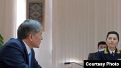 Атамбаев менен Салянова