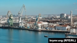 Вид на Севастопольський морський завод