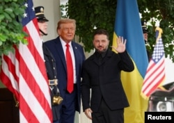 Президент України Володимир Зеленський під час зустрічі з президентом США Дональдом Трампом у Білому домі, 18 серпня 2025 року