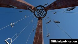 Үркүн курмандыктарына арналган эстелик. Ата-Бейит