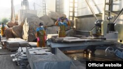 На открытии завода "Элегант-Бальджуван" в августе 2019 года