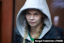 Настя Рыбка в суде