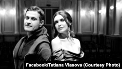 Тетяна Власова разом із Сеітаблаєвим працювала над проєктом поетичних вечорів. Він читав її поезію