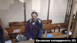 Руслан Месутов, фігурант «алуштинської справи «Хізб ут-Тахрір» на засіданні в Південному окружному військовому суді міста Ростов-на-Дону, 17 серпня 2020 року