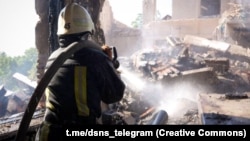 Рятувальники ліквідують наслідки російського удару по Одещині, архівне фото