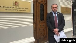 სარჩელი სასამართლოში "ლელო - ძლიერი საქართველოს" წარმომადგენელმა გიორგი სიორიძემ შეიტანა. 