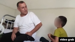 Давлатмурод Алимшоев мегӯяд, номаи Идораи маорифи ноҳияи Мӯъминободро дастрас кард, вале дар он “танҳо худсафедкунӣ”-ро дид