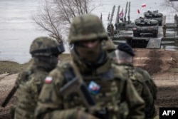 Военнослужащие Войска Польского и их танки Leopard 2A4 участвуют в учениях НАТО, 2024 год