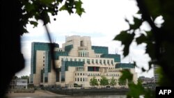 Sediul agenției de informații britanice MI6 este fotografiat la Londra, 