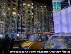 Наслідки російського удару по житловому будинку у Сумах 17 листопада. Загинуло 8 людей, серед них - двоє дітей