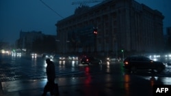 Вулиці Харкова під час відключення світла, листопад 2025 року