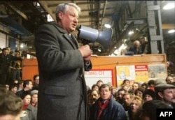 Boris Yeltsin addresses workers at a factory in Leningrad in 1991.