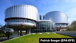 Страсбургера Европан адамийн бакъонашкахула йолчу кхелан гIишло, Франци. 2018-чу шеран оханан бутт